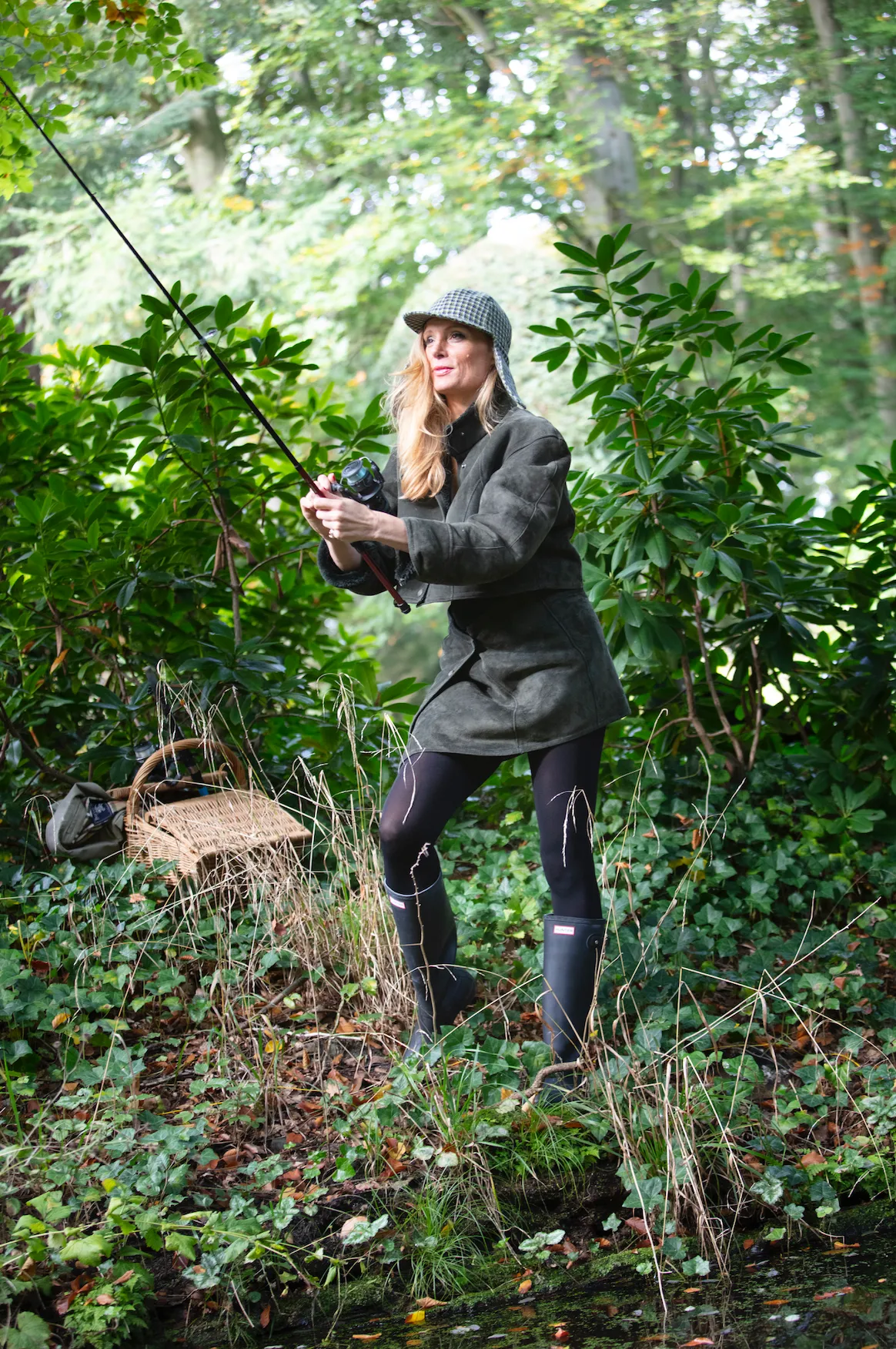 Cropped pine green lammy jacket.