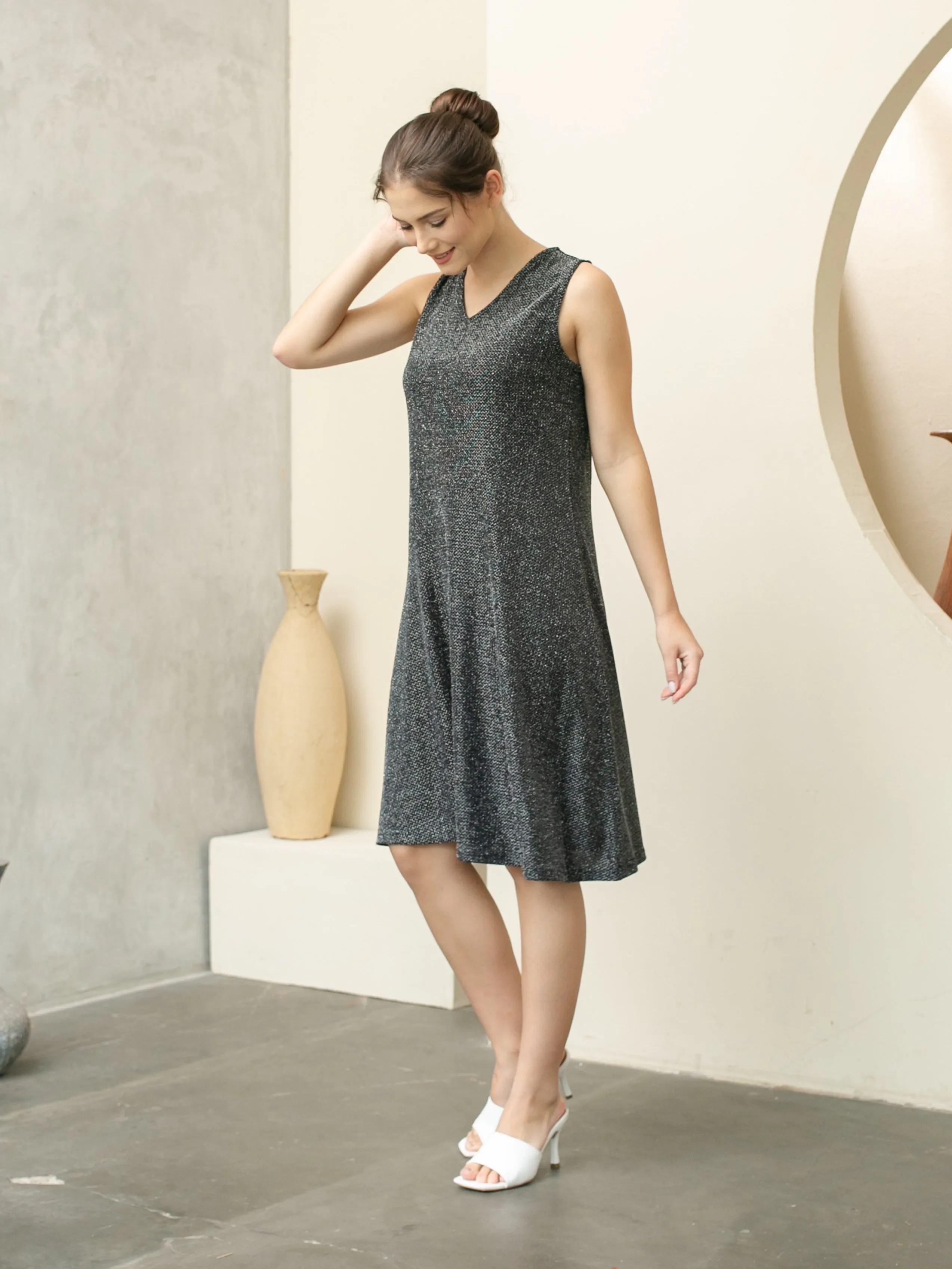 Illy Dress - V neck Dress - Black Shiny