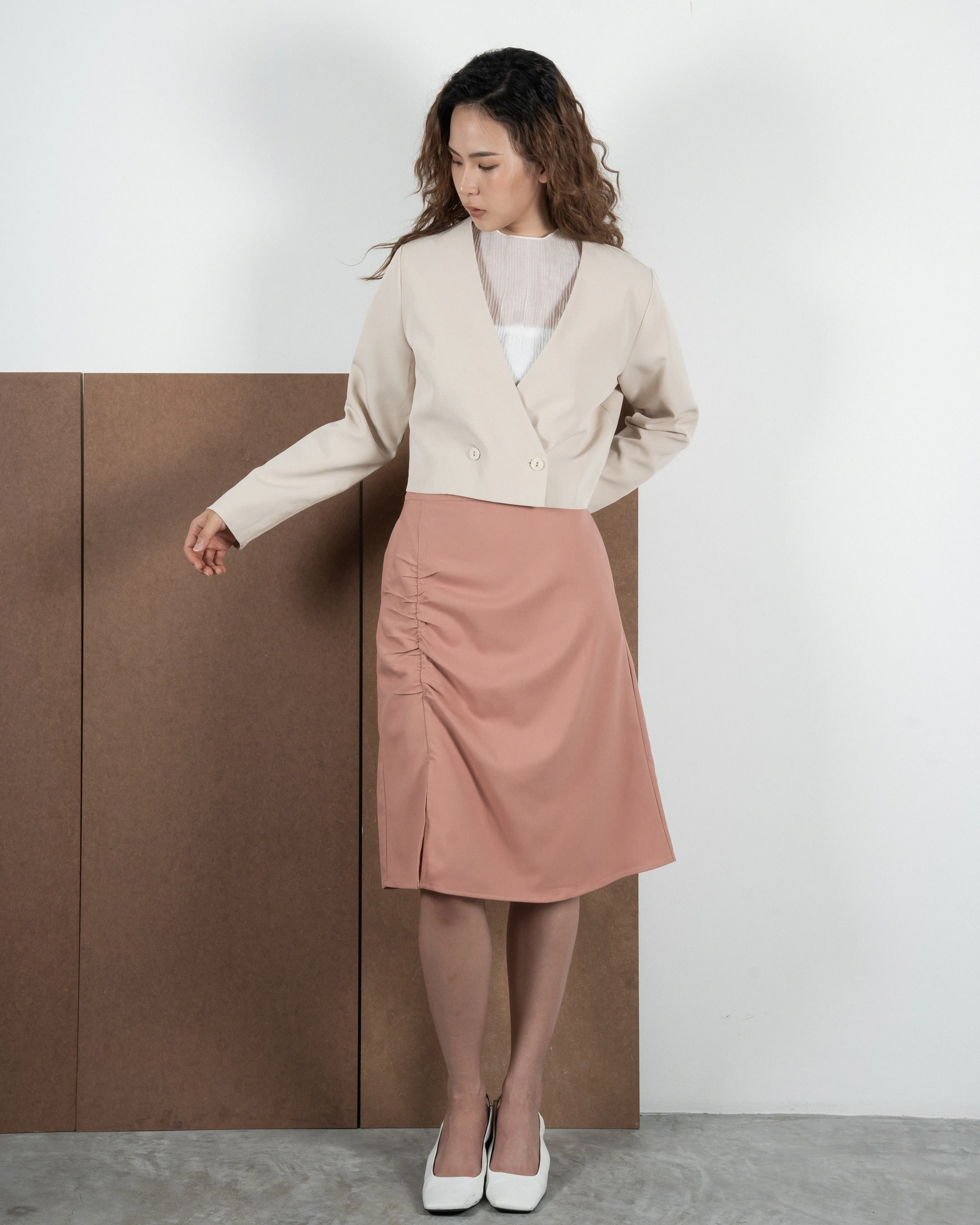 V-neck Double Button Crop Blazer (Khaki)