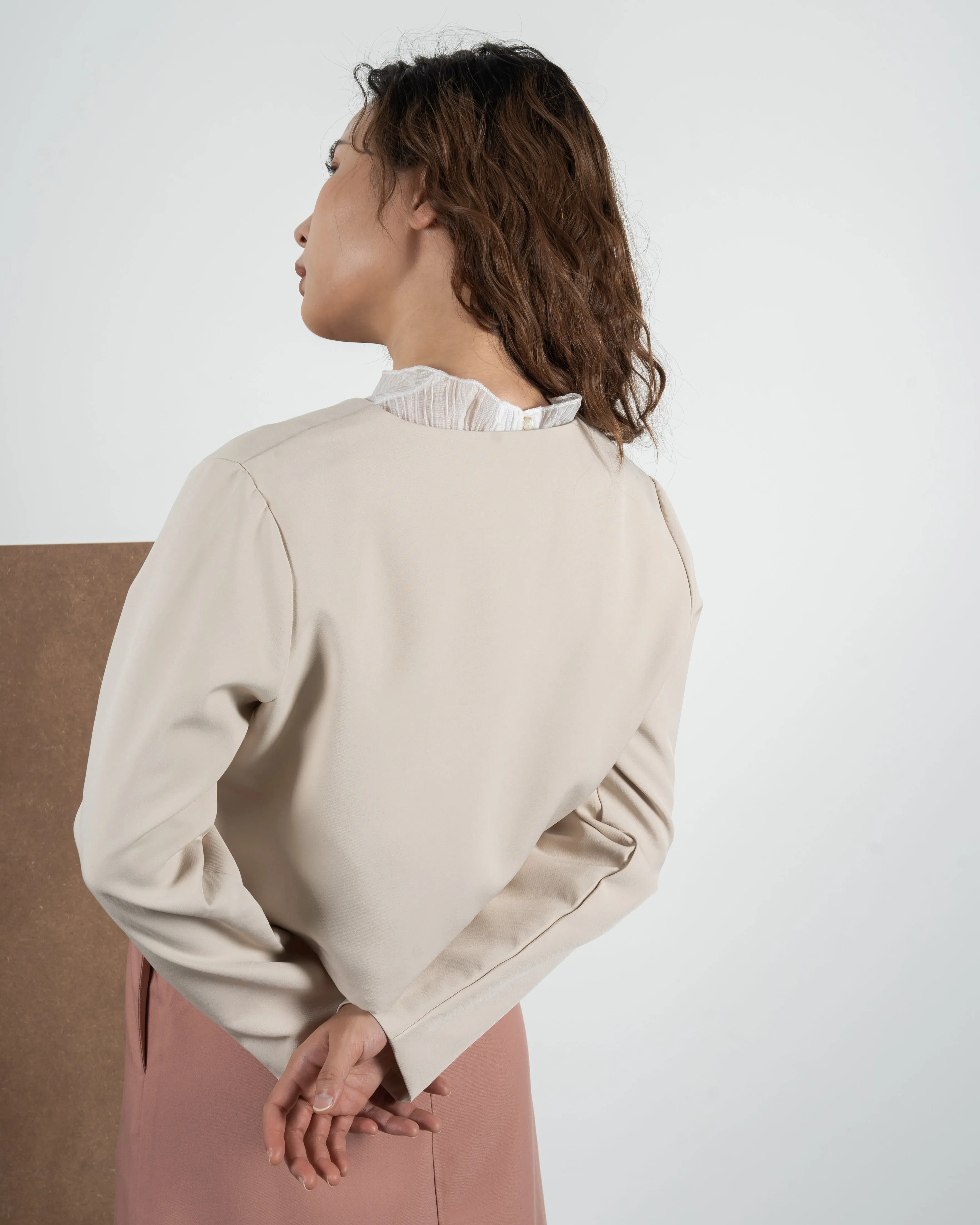 V-neck Double Button Crop Blazer (Khaki)