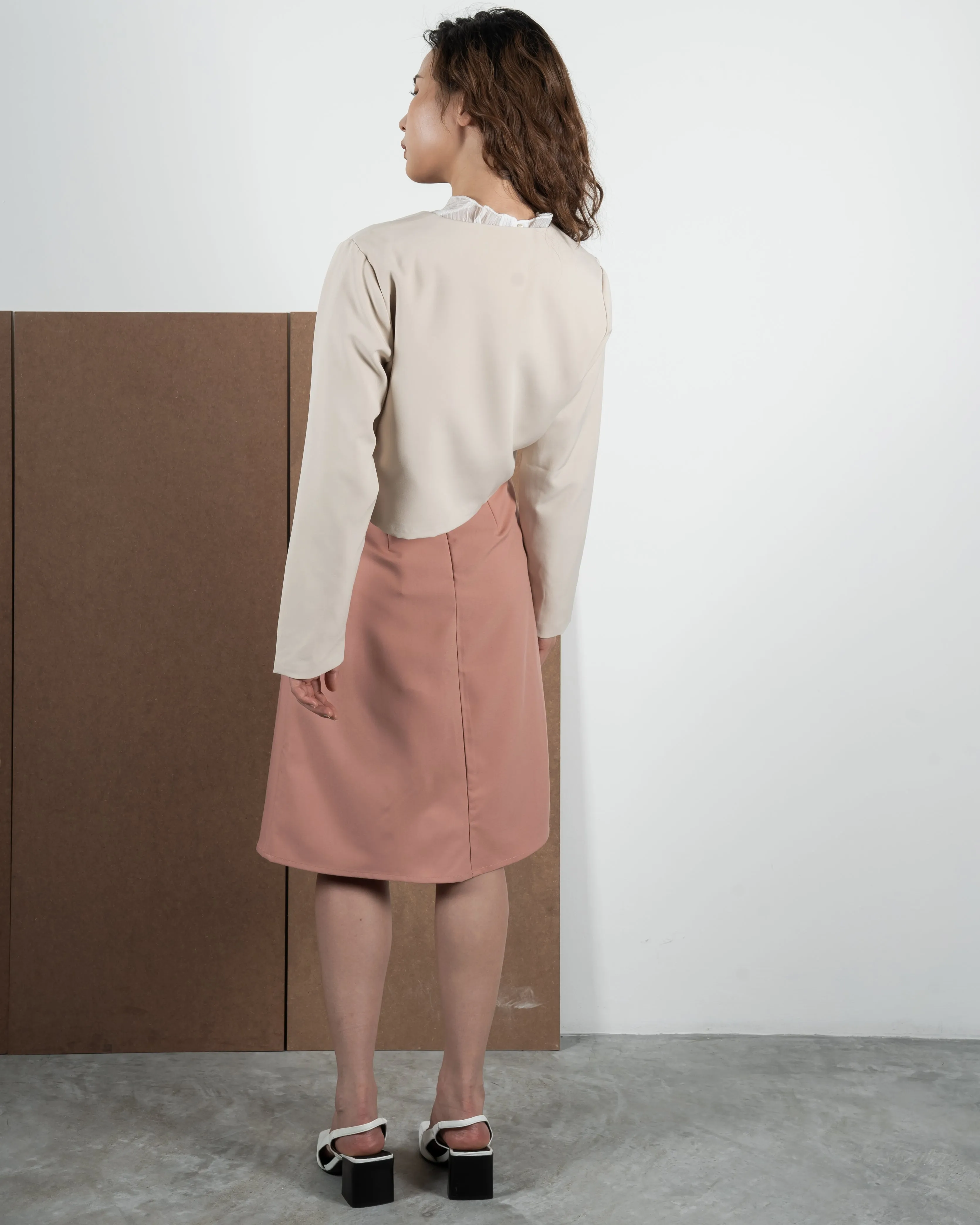 V-neck Double Button Crop Blazer (Khaki)